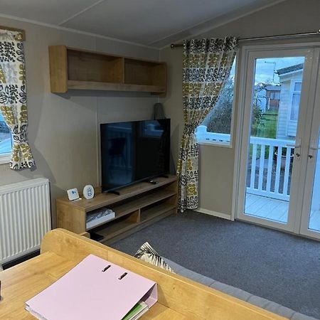 Вилла Lorraine'S Caravan Holiday Моркам Экстерьер фото